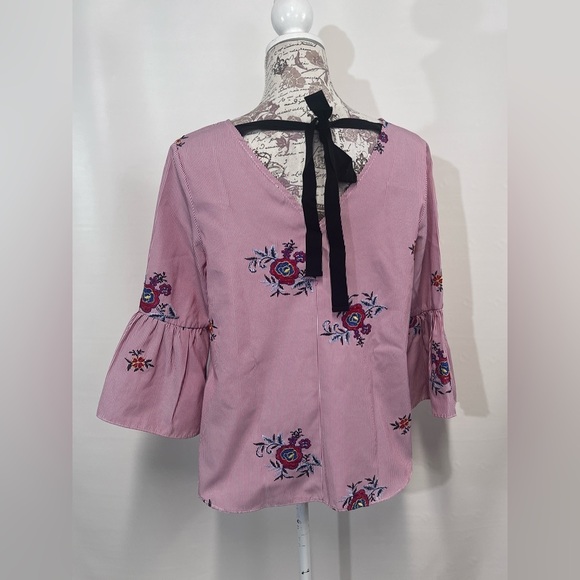 NINE WEST Red and white stripe with embroidered floral design top size L - Picture 4 of 14